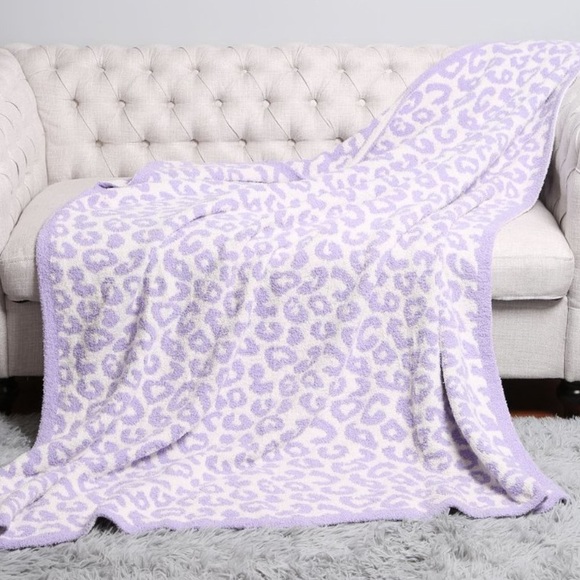 Comfy Luxe Animal Print Blanket - Picture 8 of 11